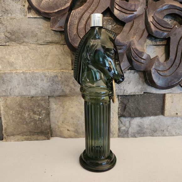Avon Pony Post-Horse Head-Green Glass Decanter-Tribute After Shave Bottle - Picture 1 of 7